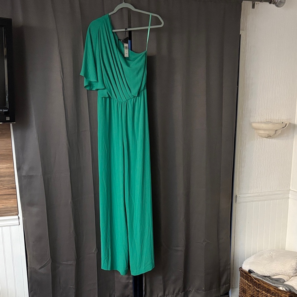BCBGMaxAzria One-Shoulder Leeo pantsuit in Vibrant Green
